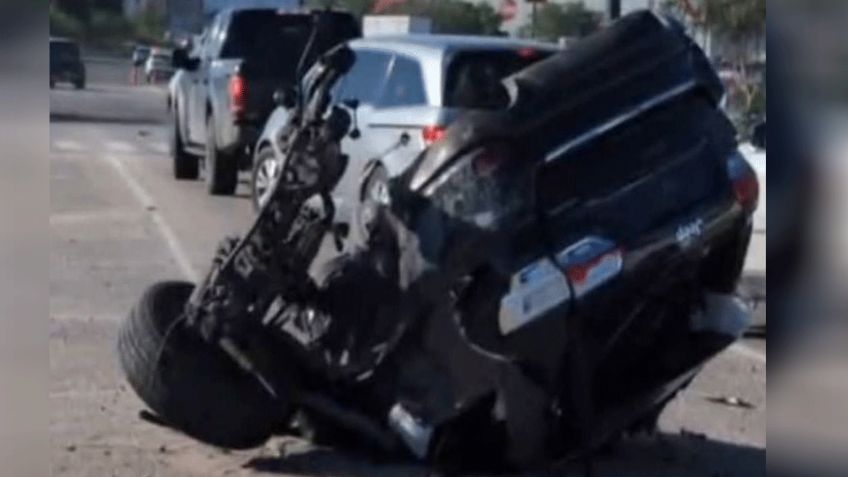 Vehículo queda partido a la mitad en un choque que casi acaba en tragedia en Hermosillo