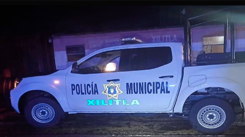 Policía detiene a personas que portaban insignias falsas en vehículos en Querétaro