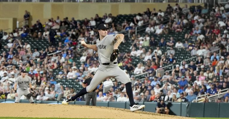 Schlittler abrió por los Yankees