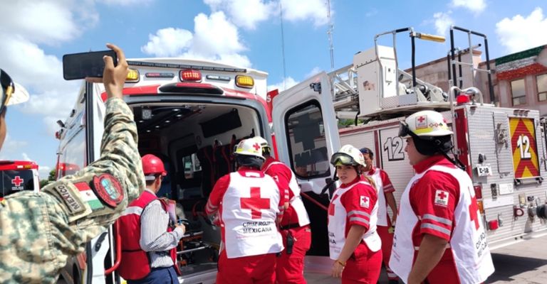 Simulacro de sismo evacúa a 565 personas del Palacio Municipal de Cajeme