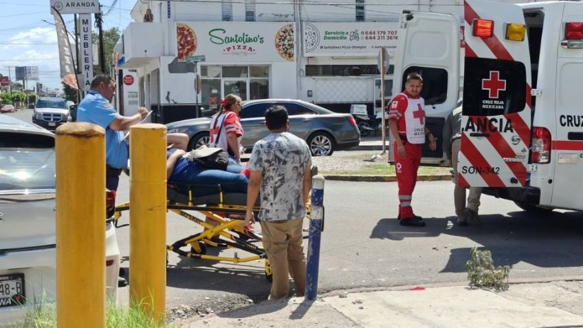 Se registra fuerte choque por no respetar el alto en Ciudad Obregón; hay una lesionada