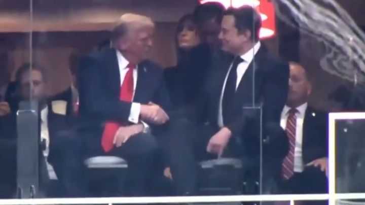 Trump y Elon Musk se dan la mano en reencuentro del funeral de Charlie Kirk