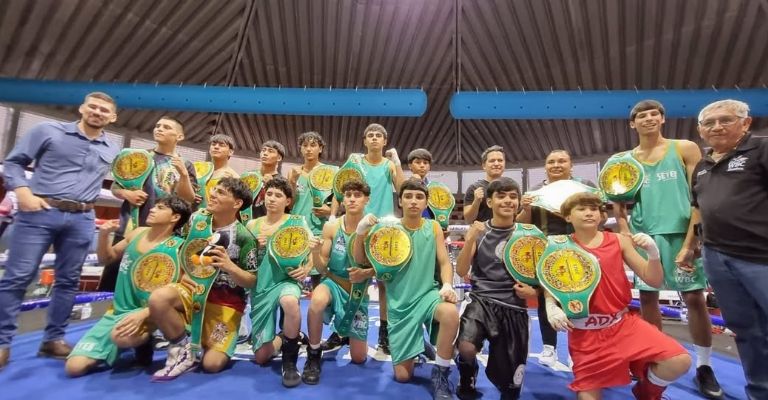 El boxeador sonorense 'Gladiador’ Castro se corona campeón nacional ante su gente