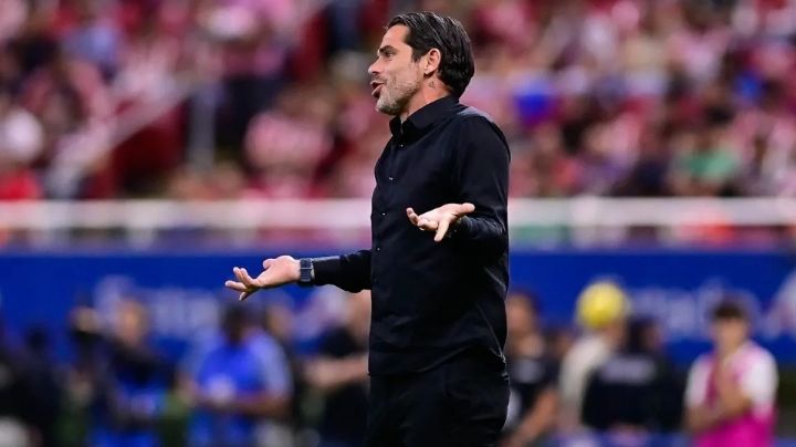 Insultos y abucheos; así recibió la afición de Chivas a Fernando Gago en su regreso al Akron