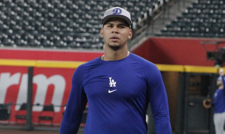 De Jugador a Cronista: Luis Alfonso Cruz disfruta ahora narrando los partidos de Los Dodgers