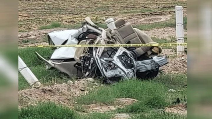 Accidente en carretera a San Luis Río Colorado deja dos muertos y auto destrozado (FOTOS)