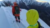 Foto ilustrativa de la nota titulada: (VIDEO) Selfie MORTAL: Un alpinista CAE 200 metros tras quitarse el arnés