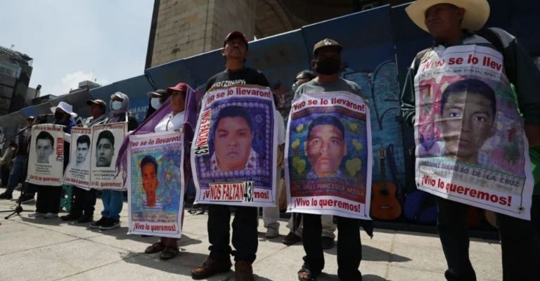 Sheinbaum pide ayuda internacional para esclarecer desaparición de los 43