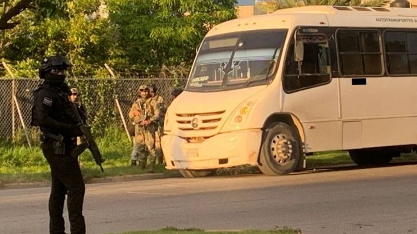 Sicarios bajan a un joven de camión urbano y lo balean frente a su mamá en Mazatlán