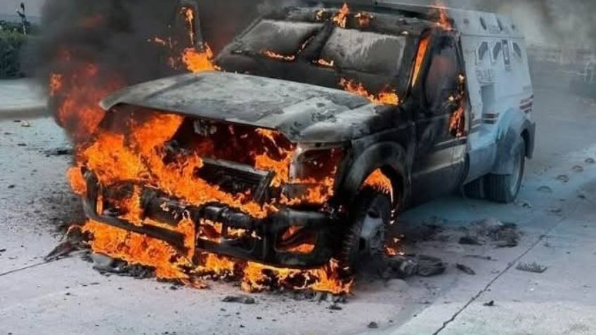 Camioneta de valores queda calcinada en Sinaloa; transportaba 14 millones de pesos
