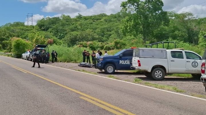Con signos de violencia, localizan el cuerpo de un hombre en una carretera al sur de Sinaloa