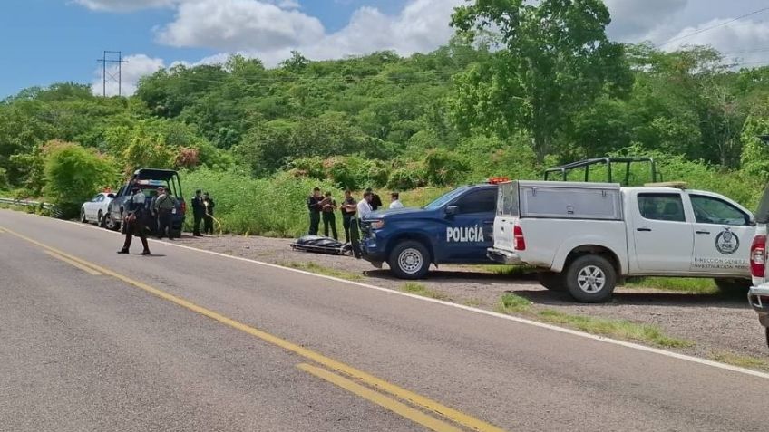 Con signos de violencia, localizan el cuerpo de un hombre en una carretera al sur de Sinaloa