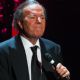 Julio Iglesias rompe el silencio ante las acusaciones en su contra de agresión y abuso a exempleadas