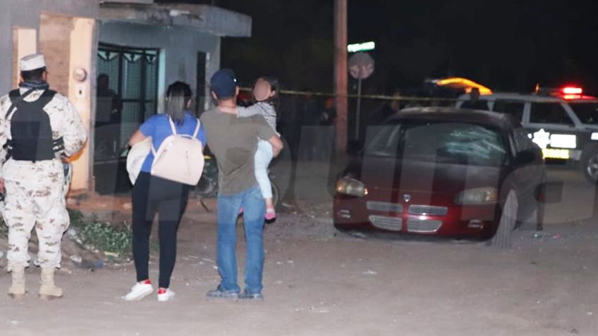 'Machetero' golpea automóvil con familia dentro; había una menor