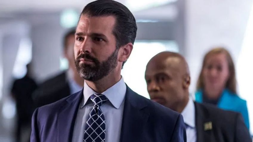 Trump Jr sube foto de rifle con símbolo de Las Cruzadas y Hillary Clinton presa