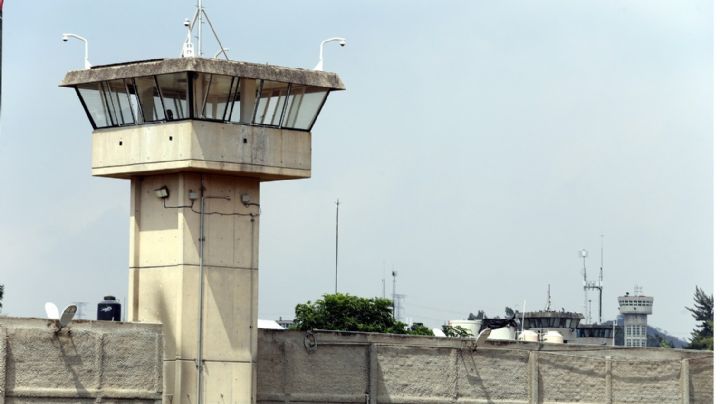 AMLO habla de Puente Grande: "Hasta las prisiones se privatizaron"