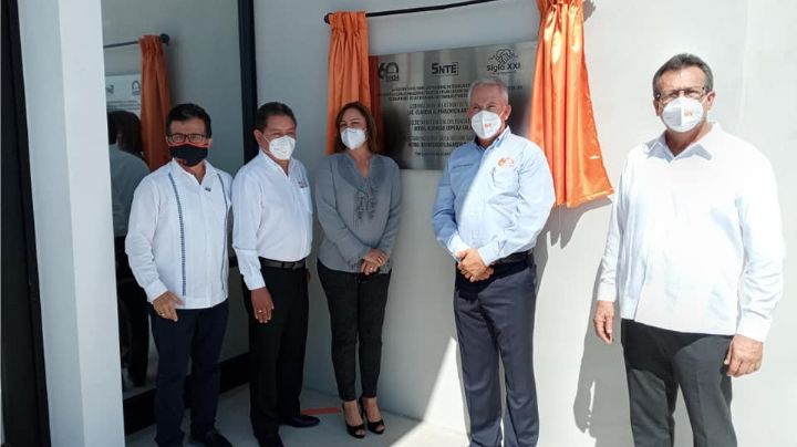 SNTE 54 pone en operación Clínica Siglo XXI por su 60 aniversario en SLRC