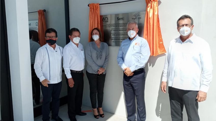 SNTE 54 pone en operación Clínica Siglo XXI por su 60 aniversario en SLRC