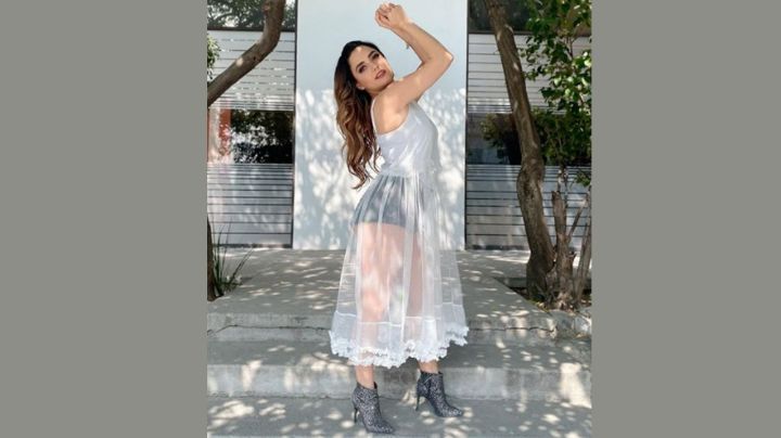 La 'Chica del Clima' causa desequilibrio en exquisito disfraz de Halloween