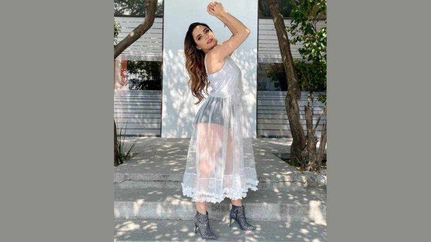 La 'Chica del Clima' causa desequilibrio en exquisito disfraz de Halloween