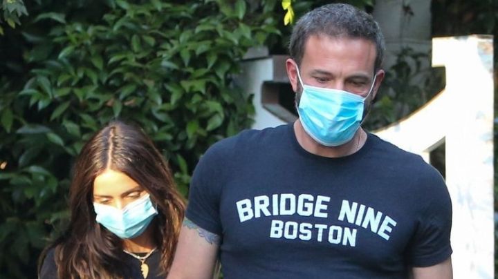 Ben Affleck presume de su excelente físico y sobriedad gracias a su novia Ana de Armas