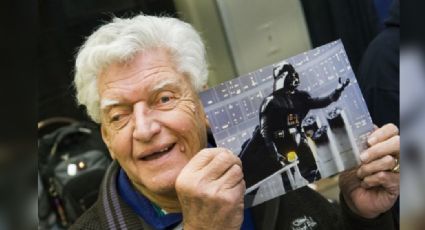 Fanáticos de la franquicia de 'Star Wars' despiden al primer actor de 'Dart Vader'