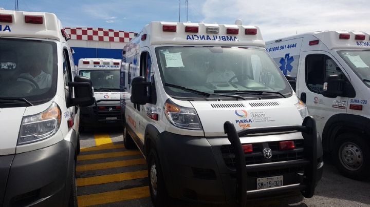 Gobierno de México adquiere 80 ambulancias con aportaciones de funcionarios