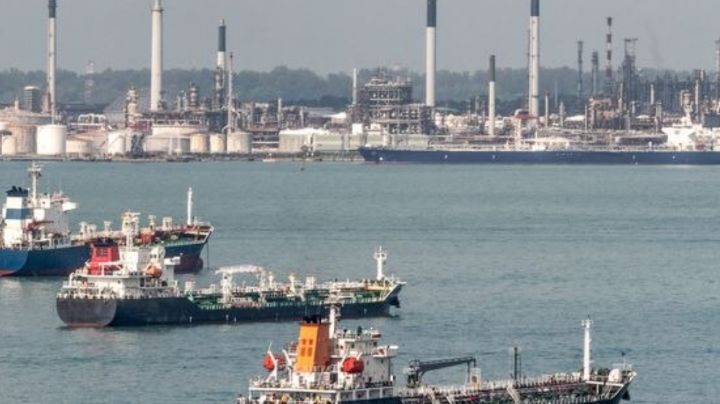 Terror en altamar: Arabia Saudita informa de un "ataque terrorista" a un petrolero de Singapur
