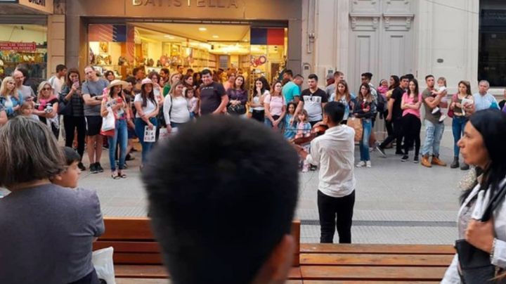 Joven se viraliza por tener "un milagro de Navidad" y ganar más de 8mp en 2 horas