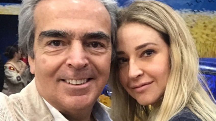Lorenzo Lazo, viudo de Edith González, se muestra más enamorado de su nueva novia con tierno beso