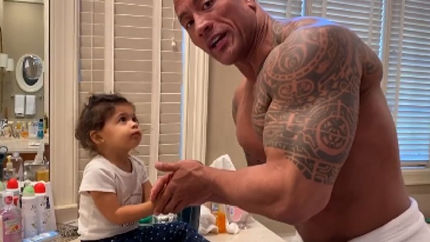 Dwayne Johnson 'La Roca' enternece con lección de lavado de manos para su hija