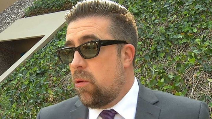 Coronavirus: Rafa Sarmiento recibe insultos por salir a pasear con su hijo