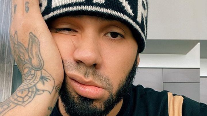 Tunden a Anuel AA en redes por compartir FOTOS con su dinero: "Que se compre humildad"