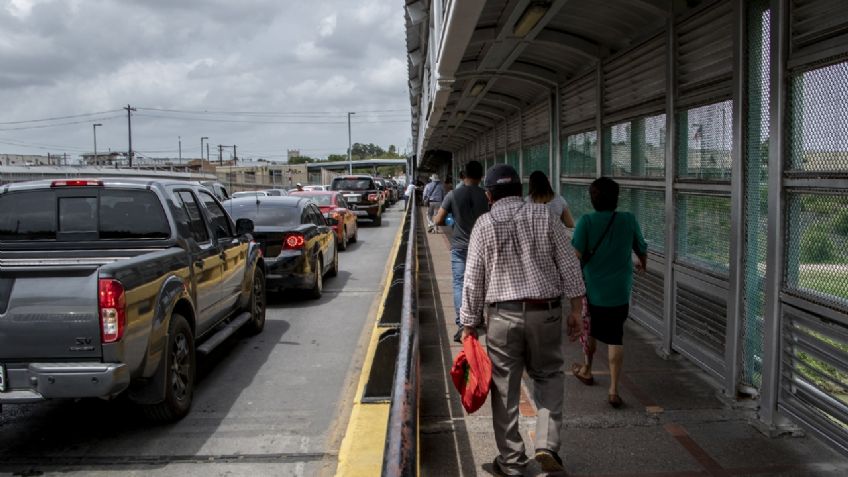 México y Estados Unidos acuerdan mantener cierre de fronteras por un mes más