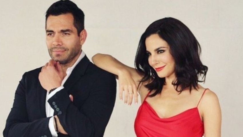 Martha Higareda confirma romance con famoso actor; posa ¿sobre las piernas de Omar Chaparro?