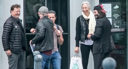 Para motivarse, el actor Keanu Reeves lleva a su novia al set de 'The Matrix 4'