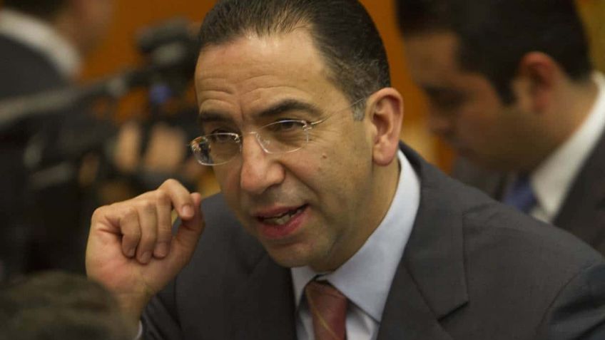 Exfuncionario de Calderón asegura que AMLO irá a EU "a bolear los zapatos" a Trump