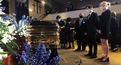 (VIDEO) El desgarrador llanto del alcalde de Minneapolis frente al ataúd de George Floyd