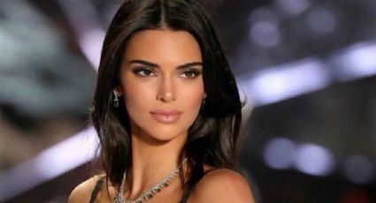 A través del espejo y con 'outfit' veraniego, Kendall Jenner enamora a sus seguidores