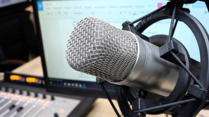 VIDEO: Mujer renuncia en vivo tras comentarios misóginos de locutor de Chihuahua