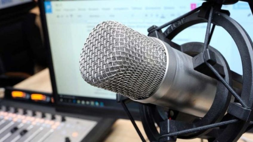 VIDEO: Mujer renuncia en vivo tras comentarios misóginos de locutor de Chihuahua