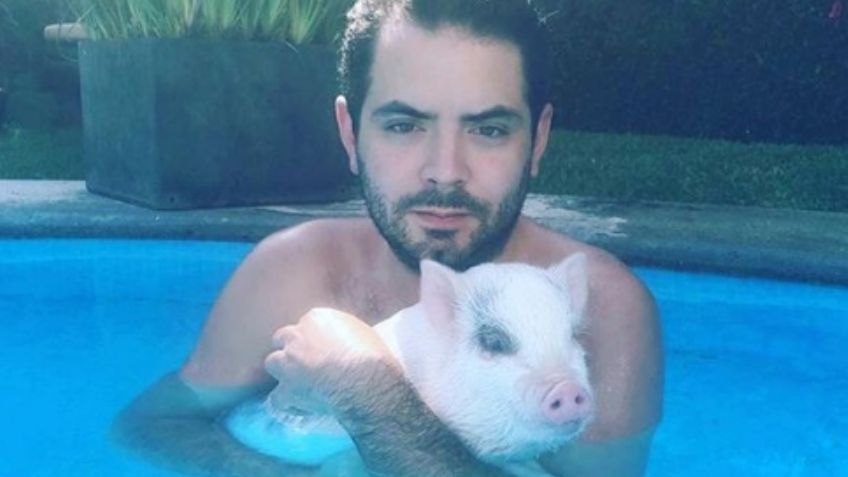 José Eduardo Derbez celebra a Boris, su cerdito mascota, en el Día Mundial del Perro