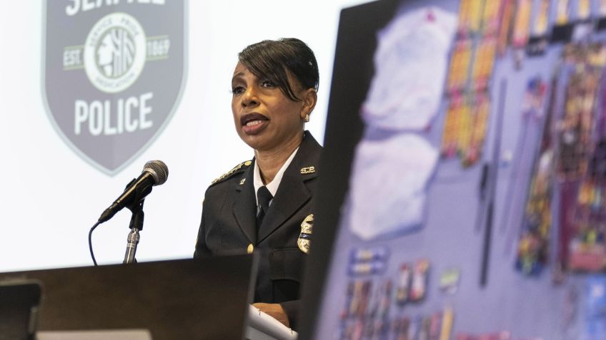 "No todos son pacíficos": Encuentran camioneta con explosivos en manifestación de EU