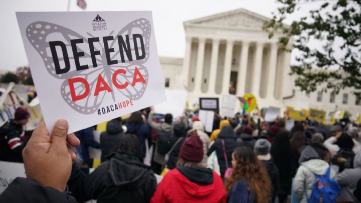 Donald Trump va de nuevo por la eliminación del programa DACA para proteger a jóvenes migrantes