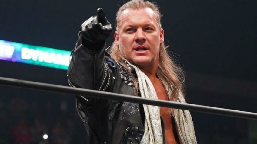 El luchador Chris Jericho es objeto de críticas tras participar en un evento multitudinario