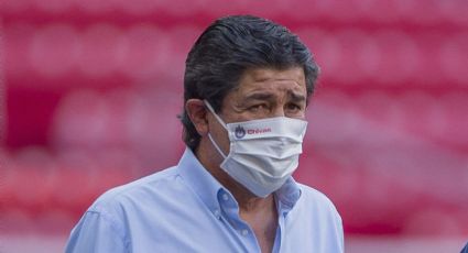 A Tena el futuro se le hace 'flaco' con Chivas; afición pide a Vucetich