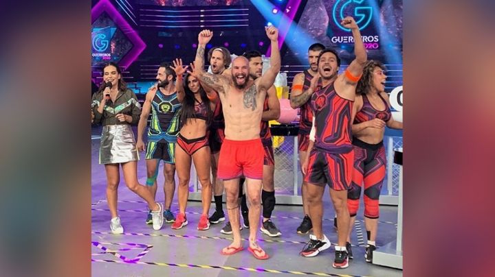 Tras encontrar el amor en Televisa, Julio Ron posa acaramelado con integrante de 'Guerreros 2020'