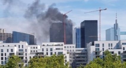 (VIDEO) Arde edificio del World Trade Center en Bruselas; se desconocen las causas
