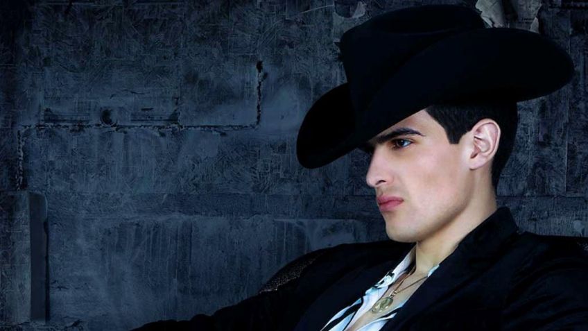 Adriel Favela da show ante la contingencia por Covid-19; le llueven críticas por no cuidarse