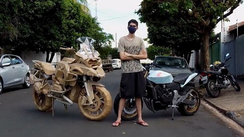 VIDEO: Joven impresiona a todo Internet al construir motocicletas de cartón